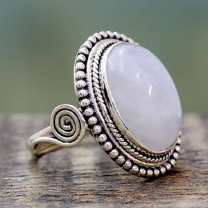 Anello Vintage Punk con Pietra Ovale Iridescente per Donne, Accessorio Moda per Uso Quotidiano e Feste - Product Image 3