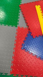 Dust Free PVC Interlock Production Flooring Seamless Design for Clean Manufacturing <b>Environments</b> Low Particle Emission - Product Image 3