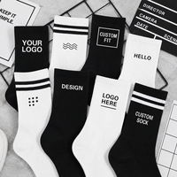 Chaussettes de sport mi-mollet en coton avec logo personnalisé, respirantes, douces, pour l'entraînement quotidien et les loisirs, couleur noir et blanc, chaussettes de sport à hauteur moyenne