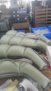 Bottes de massage des jambes à <span class=keywords><strong>compression</strong></span> d'air pour la prévention de la thrombose avec 4 chambres d'air, rechargeables et portables - Product Image 4