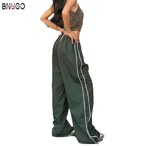 <span class=keywords><strong>Pantaloni</strong></span> Larghi da <span class=keywords><strong>Donna</strong></span> Stile Y2K in Nylon con Stampa Laterale e Logo, Vendita Calda - Product Image 1