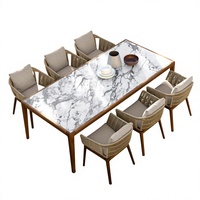 Ensemble de mobilier de patio extérieur en teck massif et rotin, table et chaises pour maisons d'hôtes, terrasses d'hôtels, villas, jardins en plein air, style américain