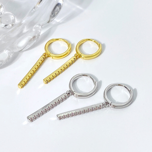 Pendientes de Aro FOXI de Plata 925 Pura con Baño de Oro y Barra Colgante de Doble Cara, Pendientes de Aro con Circonitas, Plata 925 - Product Image 5