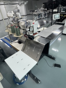 Máquina de Coser RONMACK RM-562XB para Dobladillos de Bolsillos de Camisetas, Máquina de Dobladillo Automática Pequeña con <span class=keywords><strong>Plataforma</strong></span> - Product Image 2