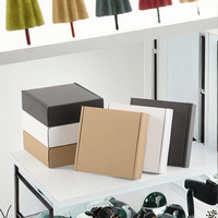 Boîte d'emballage pliable en carton ondulé coloré, finition mate personnalisée, pour vêtements d'enfants, chaussettes, vêtements, et emballage pour avion - Vente en gros