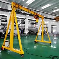 Petite grue mobile à portique avec roues en caoutchouc pour utilisation en entrepôt