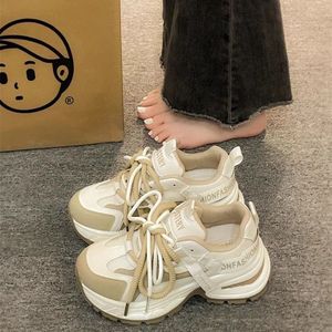 Precio al por mayor de las mujeres de la primavera ligero nuevos zapatos para correr de alto valor Negro de suela gruesa papá zapatos pie-Mostrando versatilidad - Product Image 5