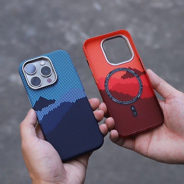 Carbon Fiber Luxo Phone Case Magnetic PC Phone Cover With Metal Camera Frame Support Wireless Charger for IPhones 17 Pro Max