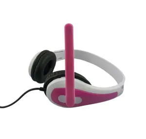 शेन्ज़ेन फैक्टरी वायर्ड हेड फोन्स पर-कान OEM गेमिंग इयरफ़ोन हेडसेट्स गुलाबी स्टीरियो हेडसेट के लिए माइक्रोफोन के साथ लड़कियों