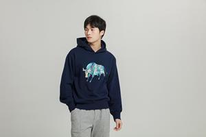 Felpa con Cappuccio Originale LUSHANGHAI con Stampa Toro Meccanico Blu - 100% Cotone, Vestibilità Ampia, Stampa Animale per Outfit Autunnali - Product Image 3