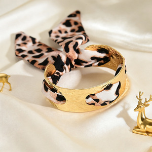 Brazalete de puño ajustable con diseño de leopardo y escote hueco para mujer, estilo <span class=keywords><strong>Wyatt</strong></span>, joyería de muñeca - Product Image 5