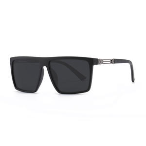 Lunettes de soleil polarisées pour hommes, monture carrée noire en plastique et métal, verres TAC UV400, style miroir pour la conduite, pour le marché international - Product Image 2