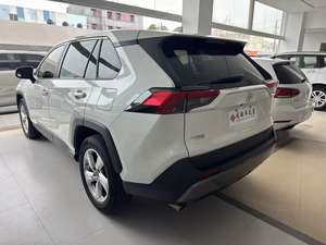 Per Toyota <span class=keywords><strong>RAV</strong></span>-<span class=keywords><strong>4</strong></span> 2.0L Benzina SUV Guida a Sinistra Consegna Rapida in Tutto il Mondo Cambio Automatico Sedili in Pelle Telecamera Posteriore Pneumatici Misura R16 - Product Image 2