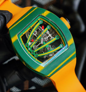 Montre pour homme haut de gamme en fibre de carbone avec cadran ajouré et style sportif vert, montre personnalisée conçue par des designers, disponible sur commande - Product Image 6