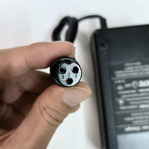Caricabatterie al <span class=keywords><strong>litio</strong></span> 67.2V 2A DC per scooter elettrici 60V compatibile con Yume X11 Y11 M10 Kaabo Mantis 10 10 Pro V2 VSETT 10 - Product Image 3