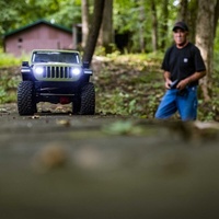 Camion tout-terrain télécommandé SCX6 1/6 échelle JLU Wrangler RC Crawler 4WD Brushless 4S RTR avec transmission métallique à 2 vitesses