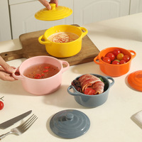 Plat de cuisson en porcelaine à double poignée avec couvercle, design moderne et minimaliste, émail coloré, pour œufs à la vapeur et soupes.