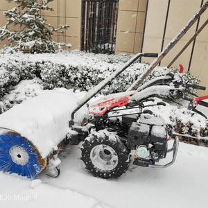 BCS Traktor dua roda dapat dipasang dengan berbagai macam alat dan aksesoris seperti penyapu salju sikat salju dll. - Product Image 2