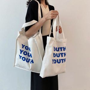 กระเป๋าผ้าแคนวาสคุณภาพสูง ลายโลโก้ใหม่ ดีไซน์ทันสมัย รับผลิตจำนวนน้อย ขนาดตามสั่ง พร้อมซิป - Product Image 3