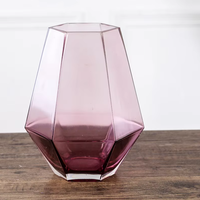 Vase à fleurs de table en verre coloré de style Art Déco de la marque YaFu, forme géométrique, avec option de logo personnalisé pour la décoration intérieure (vente en gros)