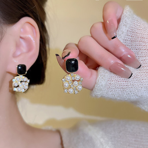 Vergoldete schwarze quadratische Ohr stecker Ohrringe kubische Perle quadratische Form Ohrringe für Frauen Mode feiner Erring Schmuck - Product Image 5