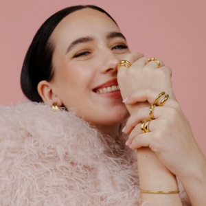 Nuovi Arrivi all'Ingrosso: Anello Gemellare in Acciaio Inossidabile 316L Dorato con Logo Personalizzato, Fornitore di <span class=keywords><strong>Gioielli</strong></span> OEM ODM per Donne - Product Image 4