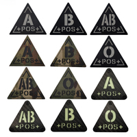 Patch triangulaire 6x6,5 cm avec boucle auto-agrippante, groupe sanguin A B O AB, réfléchissant, tactique, d'identification et de moralisation