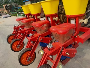 Sembradora <span class=keywords><strong>de</strong></span> Maíz <span class=keywords><strong>de</strong></span> 6 Hileras <span class=keywords><strong>de</strong></span> Alta Eficiencia con Aplicador <span class=keywords><strong>de</strong></span> Fertilizante para Tractores, Siembra <span class=keywords><strong>de</strong></span> Precisión para Maíz y Soja - Product Image 5