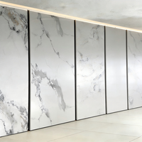 Panneau mural en PVC marbré imperméable Y Board, élégant et durable, pour bâtiments résidentiels et commerciaux, pour les intérieurs modernes
