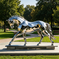 Sculpture de cheval géométrique moderne en acier inoxydable poli miroir, grande statue d'animal en métal pour la décoration paysagère extérieure du jardin