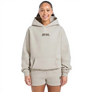 Sweat à capuche oversize pour femme en molleton de coton et fibre de bambou respirant avec poche frontale et logo, style automne, manches classiques - Product Image 1