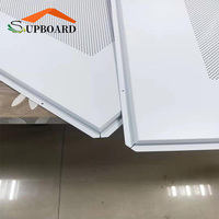 Construction Matériau de Plafond Foncé Faux Étain Baisse Acoustique En Aluminium Perforé Carreaux 60X60