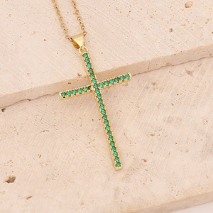 Colar Personalizado de Aço Inoxidável Colorido com Pingente de Cruz e Zircônia, Banhado a Ouro, Crucifixo com Strass para - Product Image 4