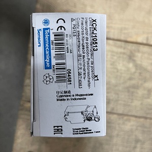 เซ็นเซอร์ลิมิตสวิตช์ สวิตช์นิรภัย XCKJ10513 IP65 หัวหมุน 10A 240VAC ของแท้ 100% จากผู้จัดจำหน่ายที่ได้รับอนุญาต - Product Image 1