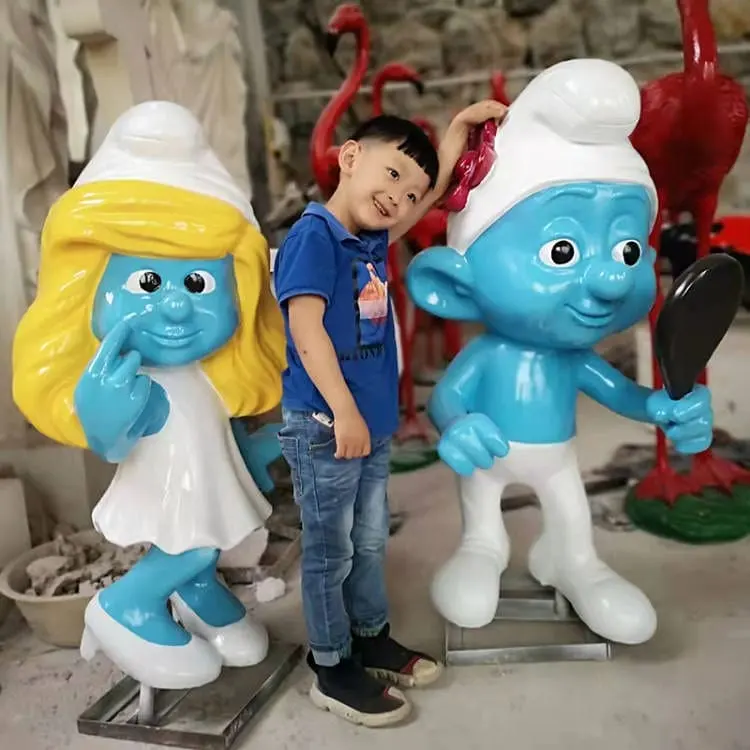 โรงงานขนาดชีวิตที่กําหนดเองสมาร์ทรูปปั้น Smurf ไฟเบอร์กลาสประติมากรรม Smurf ตกแต่งโรงภาพยนตร์สําหรับขาย