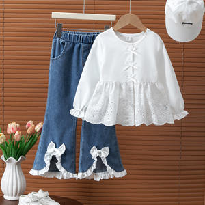 Nuovo Set Primaverile e Autunnale per Ragazze: <span class=keywords><strong>Camicia</strong></span> con Inserti in Pizzo + Pantaloni a Zampa in <span class=keywords><strong>Denim</strong></span> con Fiocco - Product Image 1