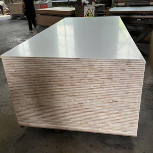 Fábrica al por mayor 1220*2440 tablero de melamina madera Falacca Core E1 Pino estándar para muebles de sala de estar precio barato - Product Image 5