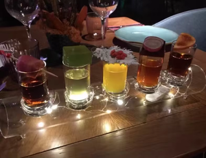 Ensemble de tubes <span class=keywords><strong>à</strong></span> double paroi transparents soufflés <span class=keywords><strong>à</strong></span> la main personnalisés avec petits trous Bougeoirs en <span class=keywords><strong>verre</strong></span> <span class=keywords><strong>pour</strong></span> bougies chauffe-plat - Product Image 2