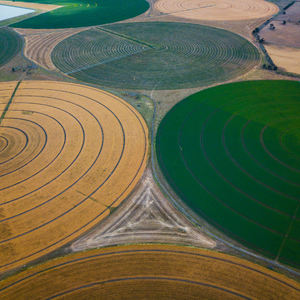 VEICHI personnalisé ferme économie d'eau irrigateurs solaire alimenté Pompe à eau pompe solaire centre d'irrigation système d'irrigation à pivot - Product Image 2