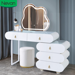 Table de maquillage avec plateau en verre, grand modèle, avec miroir LED, prix simple et abordable, <span class=keywords><strong>commode</strong></span> avec tiroirs et tabouret, prix d'usine - Product Image 1