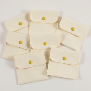 PUPPYSEW Paquete de 40 Bolsas de Joyería Beige de 8x8cm, Microfibra, para Pulseras, Aretes y Anillos, Sin Logotipo, Envío Rápido - Product Image 5