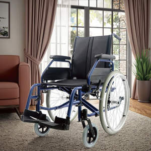 รถเข็นคนพิการแบบมีพนักพิงหลังปรับเอนได้ พร้อมที่วางแขนแบบพับได้และที่วางขาแบบพับเก็บได้  แผ่นรองแขนและที่พักขาทำจาก PU  โครงอะลูมิเนียม - Product Image 3