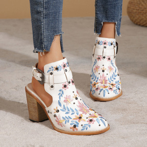 2024 New Embroidered Vintage Riveted <strong>Heels</strong> Fashion <strong>Chunky</strong> <strong>Heels</strong> <strong>Closed</strong> <strong>Toe</strong> Sandals for Women Shoes Wholesale - Product Image 2