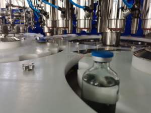 เครื่องเติมและปิดฝาขวดแก้วปลอดเชื้อ500Bpm เร็วเครื่องเติมของเหลวน้ำเกลือ IV แบบธรรมดา - Product Image 3