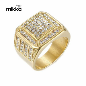 แหวนแต่งงานผู้ชายแฟชั่น ชุบทอง 18K สแตนเลสประดับเพชรคิวบิกเซอร์โคเนียเต็มวง พร้อมเพชรโมอิสซาไนต์ - Product Image 4