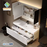 Meuble-lavabo mural moderne en bois massif OEM avec miroir LED argenté et robinet en cuivre pour salle de bain, entrepôt et bar domestique