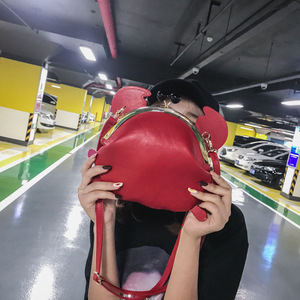 กระเป๋าสะพายข้างดีไซน์ใหม่ รุ่นนิช กระเป๋าปูแดงน่ารัก กระเป๋าติดหูเก๋ๆ - Product Image 3