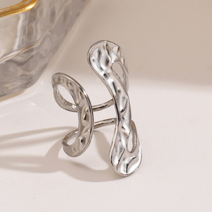 Bague ouverte géométrique irrégulière à motif marteau tendance, plaquée or, en acier inoxydable, accessoires de mode pour femmes, bijoux - Product Image 4