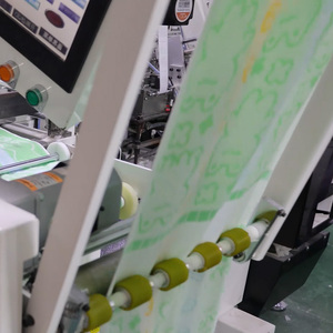 Tự động Terry khăn chéo hemming máy cho bông khăn vải cuộn ngang may dây chuyền sản xuất - Product Image 6