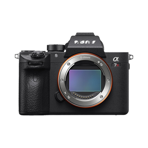 Cámara sin Espejo Usada A7R <span class=keywords><strong>III</strong></span>, Sensor de Fotograma Completo de 42.4MP, Disparo de 10fps, Video 4K, Estabilización de 5 Ejes en el Cuerpo, Enfoque Automático <span class=keywords><strong>R</strong></span>ápido - Product Image 1